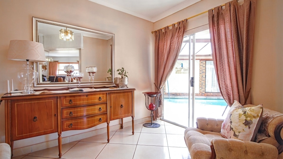 7 Bedroom Property for Sale in Vredenburg Western Cape